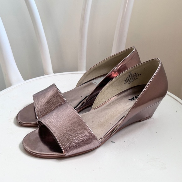 Vintage Wedge Heel Sandals Shoes sz 7 - Picture 2 of 4